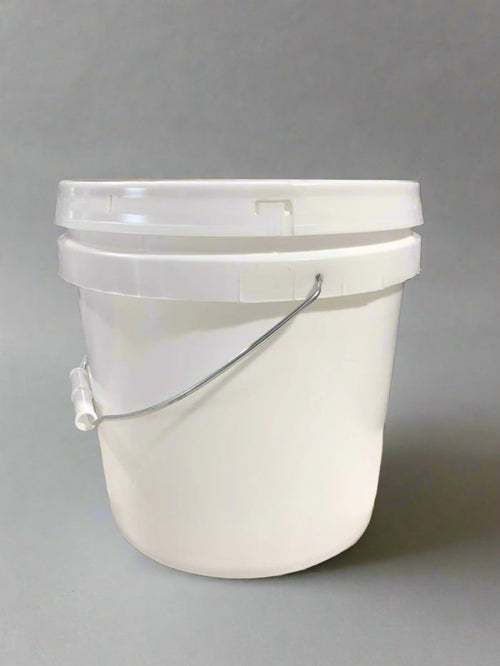 2 Gallon Bucket with Lid
