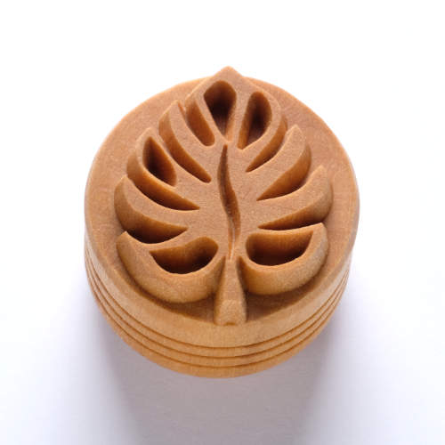 Scl-144  Large Round Stamp Monstra Leaf Stamp