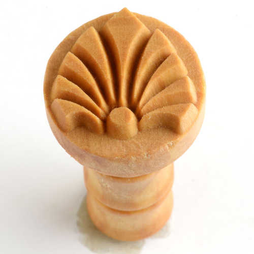 SCM-114 Crown Large Shell Stamp